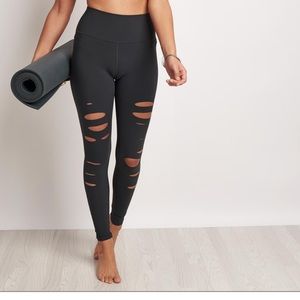 Alo Yoga HIGH-WAIST RIPPED WARRIOR LEGGING